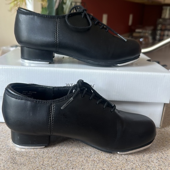 Weissman Lace-Up Tap Shoe
W1600 - 5AM - Picture 3 of 8